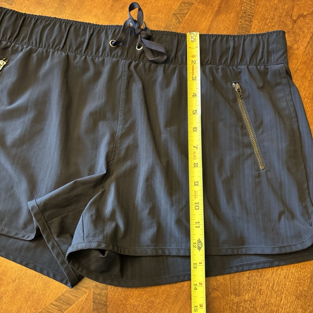 Athleta Stripe Sway Short Womens XL Navy‎ Zipper Pockets Yoga Fitness Workout - Picture 7 of 8